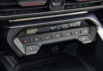 Подержанный автомобиль Kaiyi E5 2023 года (21 фото)