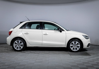 Подержанный автомобиль Audi A1 2014 года (4 фото)