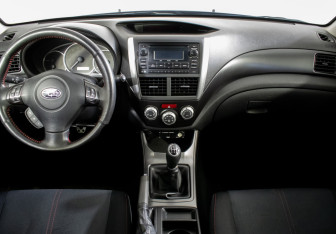 Подержанный автомобиль Subaru Impreza WRX Sedan 2012 года (11 фото)