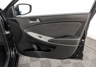 Подержанный автомобиль Hyundai Solaris Sedan 2016 года (24 фото)