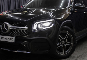 Подержанный автомобиль Mercedes-Benz GLB 2021 года (22 фото)