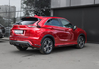 Подержанный автомобиль Mitsubishi Eclipse Cross 2021 года (4 фото)