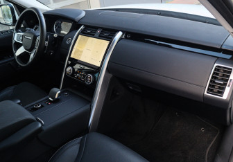 Подержанный автомобиль Land Rover Discovery 2022 года (7 фото)