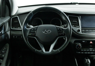 Подержанный автомобиль Hyundai Tucson 2016 года (10 фото)