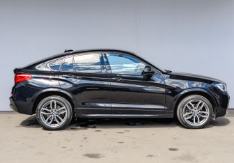 Подержанный автомобиль BMW X4 2017 года (4 фото)