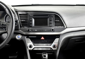 Подержанный автомобиль Hyundai Elantra Sedan 2016 года (10 фото)