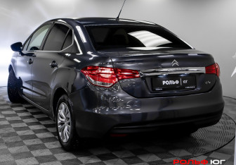 Подержанный автомобиль Citroen C4 Sedan 2013 года (20 фото)
