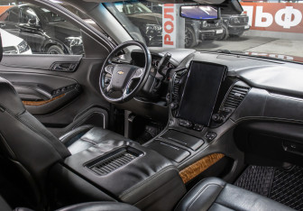 Подержанный автомобиль Chevrolet Tahoe 2016 года (12 фото)