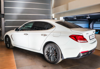 Подержанный автомобиль Genesis G70 2018 года (6 фото)