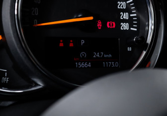 Подержанный автомобиль MINI Hatch 2021 года (11 фото)