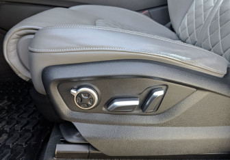 Подержанный автомобиль Audi Q7 2019 года (21 фото)