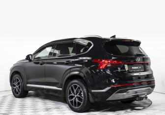 Подержанный автомобиль Hyundai Santa Fe 2022 года (8 фото)
