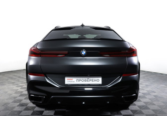 Подержанный автомобиль BMW X6 2021 года (6 фото)