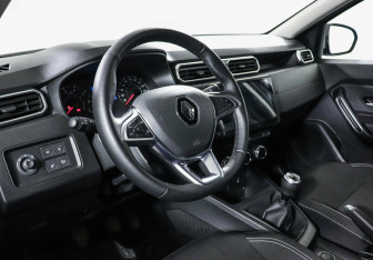 Подержанный автомобиль Renault Duster 2021 года (8 фото)