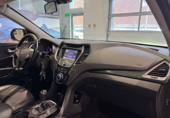 Подержанный автомобиль Hyundai Santa Fe 2015 года (10 фото)