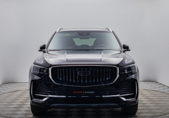 Подержанный автомобиль Geely Monjaro 2024 года (8 фото)