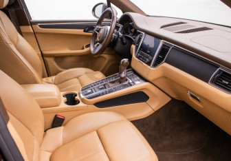 Подержанный автомобиль Porsche Macan 2018 года (9 фото)