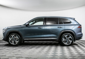 Подержанный автомобиль Geely Monjaro 2021 года (8 фото)