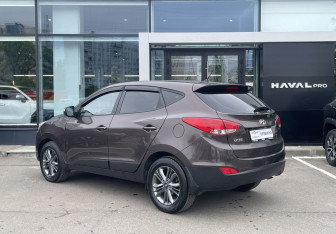 Подержанный автомобиль Hyundai ix35 2014 года (7 фото)