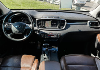 Подержанный автомобиль Kia Sorento 2019 года (12 фото)