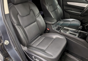 Подержанный автомобиль Geely Emgrand X7 2020 года (21 фото)