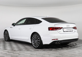 Подержанный автомобиль Audi A5 Liftback 2019 года (7 фото)