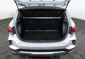 Подержанный автомобиль Kia Rio Hatchback 2021 года (19 фото)