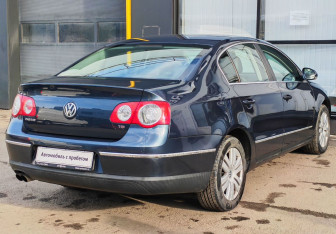 Подержанный автомобиль Volkswagen Passat Sedan 2008 года (5 фото)