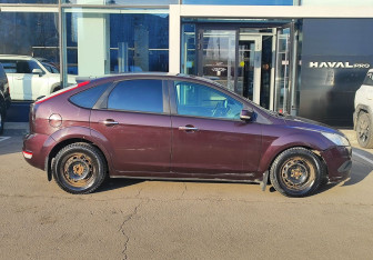Подержанный автомобиль Ford Focus Hatchback 2010 года (4 фото)