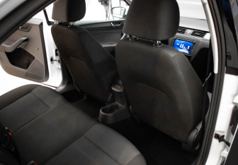 Подержанный автомобиль Skoda Rapid Liftback 2019 года (28 фото)