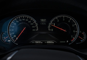 Подержанный автомобиль BMW X3 2017 года (11 фото)