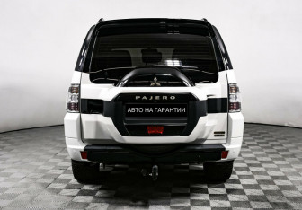 Подержанный автомобиль Mitsubishi Pajero 2019 года (4 фото)