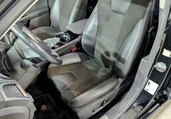 Подержанный автомобиль Ford Mondeo Sedan 2017 года (20 фото)