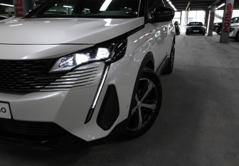 Подержанный автомобиль Peugeot 3008 2021 года (21 фото)