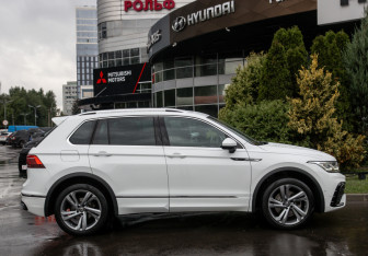 Подержанный автомобиль Volkswagen Tiguan 2022 года (3 фото)