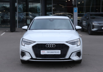Подержанный автомобиль Audi A3 Sedan 2021 года (2 фото)