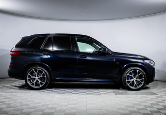 Подержанный автомобиль BMW X5 2021 года (4 фото)