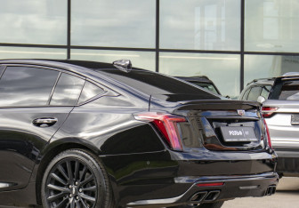 Подержанный автомобиль Cadillac CT5 2021 года (31 фото)