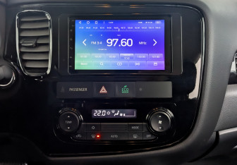 Подержанный автомобиль Mitsubishi Outlander 2022 года (15 фото)