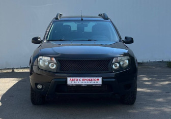 Подержанный автомобиль Renault Duster 2014 года (2 фото)