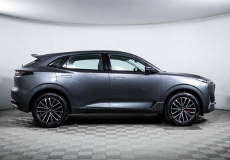 Подержанный автомобиль Changan UNI-K 2023 года (4 фото)