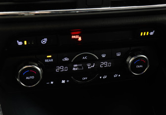 Подержанный автомобиль Mazda CX-9 2018 года (14 фото)