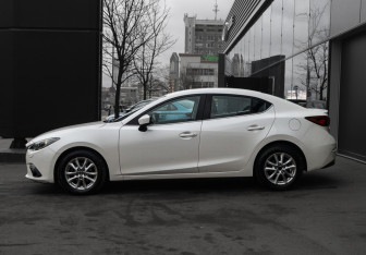Подержанный автомобиль Mazda 3 Sedan 2014 года (8 фото)