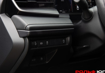 Подержанный автомобиль Toyota Camry Sedan 2024 года (20 фото)