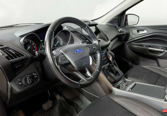 Подержанный автомобиль Ford Kuga 2017 года (9 фото)