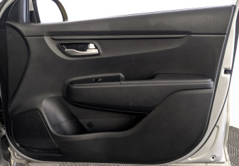 Подержанный автомобиль Kia Rio Hatchback 2020 года (24 фото)