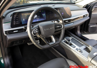 Подержанный автомобиль Chery Arrizo 8 2023 года (16 фото)