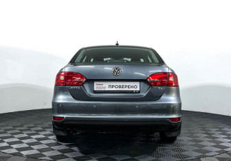Подержанный автомобиль Volkswagen Jetta Sedan 2014 года (6 фото)