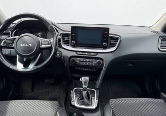 Подержанный автомобиль Kia Ceed Wagon 2021 года (9 фото)