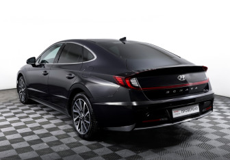 Подержанный автомобиль Hyundai Sonata 2023 года (7 фото)